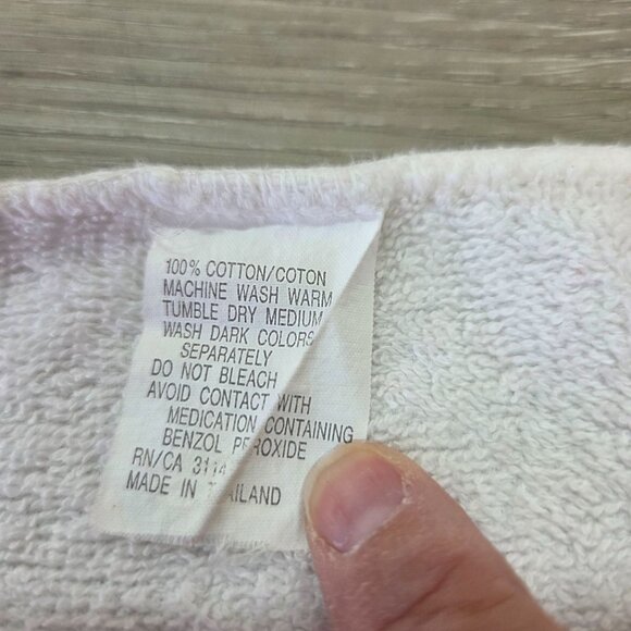 White Cotton Christmas Cat Embroidered Towel Set With Santa Hat Design - Picture 8 of 10